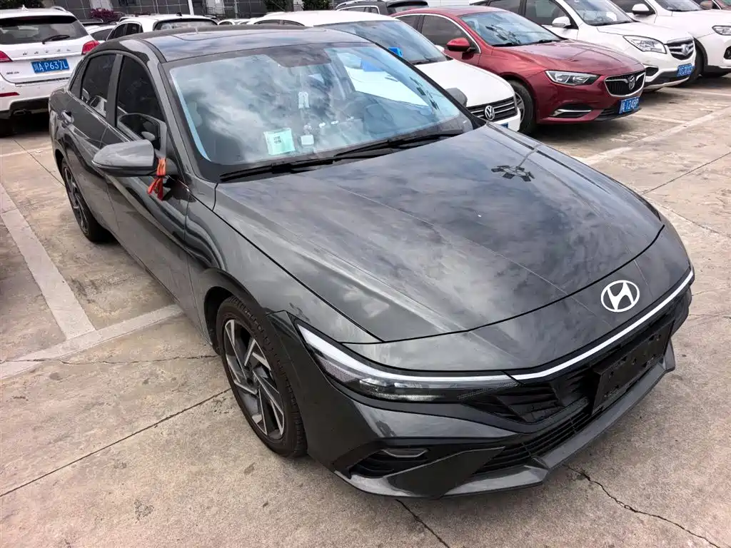Hyundai Elantra 2023 1.5L CVT GLX Elite Edition фото 3