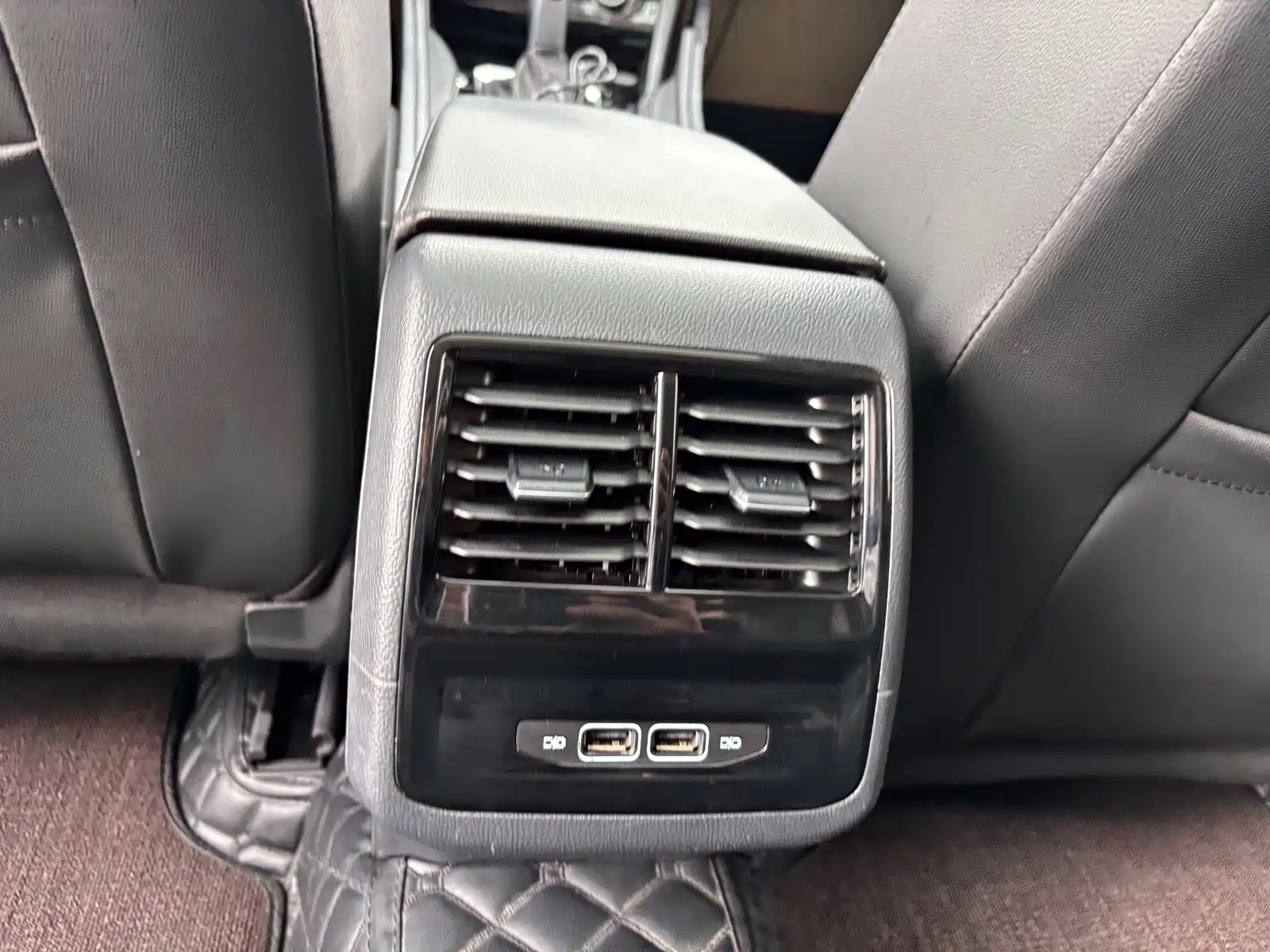 Photo 13 - Volkswagen Sagitar
