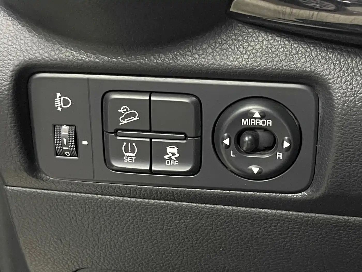 Kia KX1 2021 1.4L CVT Fun Sunroof Version фото 11