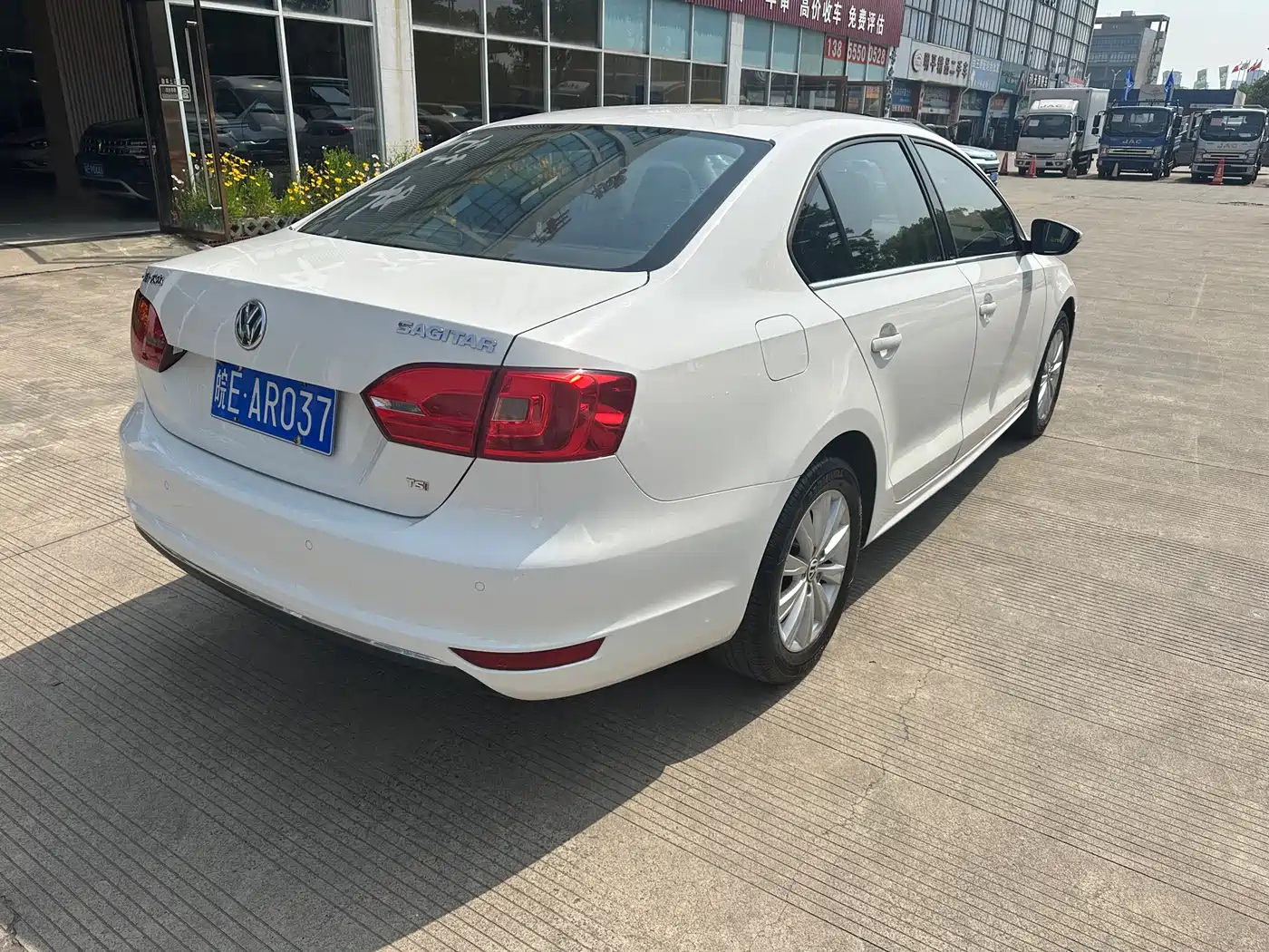 Volkswagen Sagitar 2014 1.4TSI Automatic Luxury фото 4