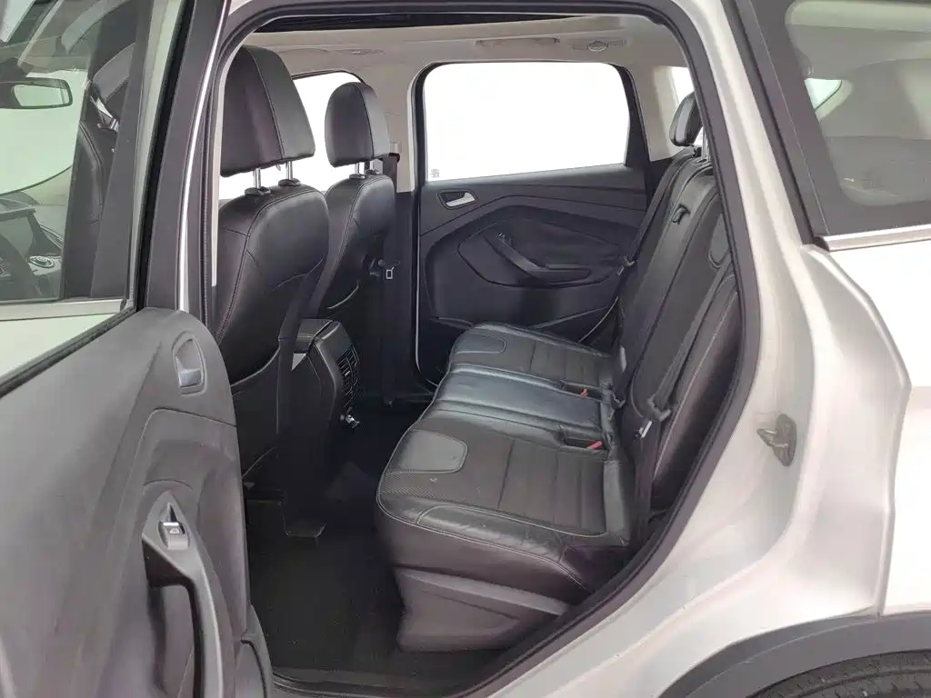 Фото 15 - Ford Kuga