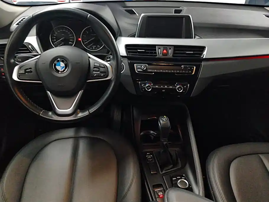 BMW X1 2018 sDrive20Li Leading Model фото 12