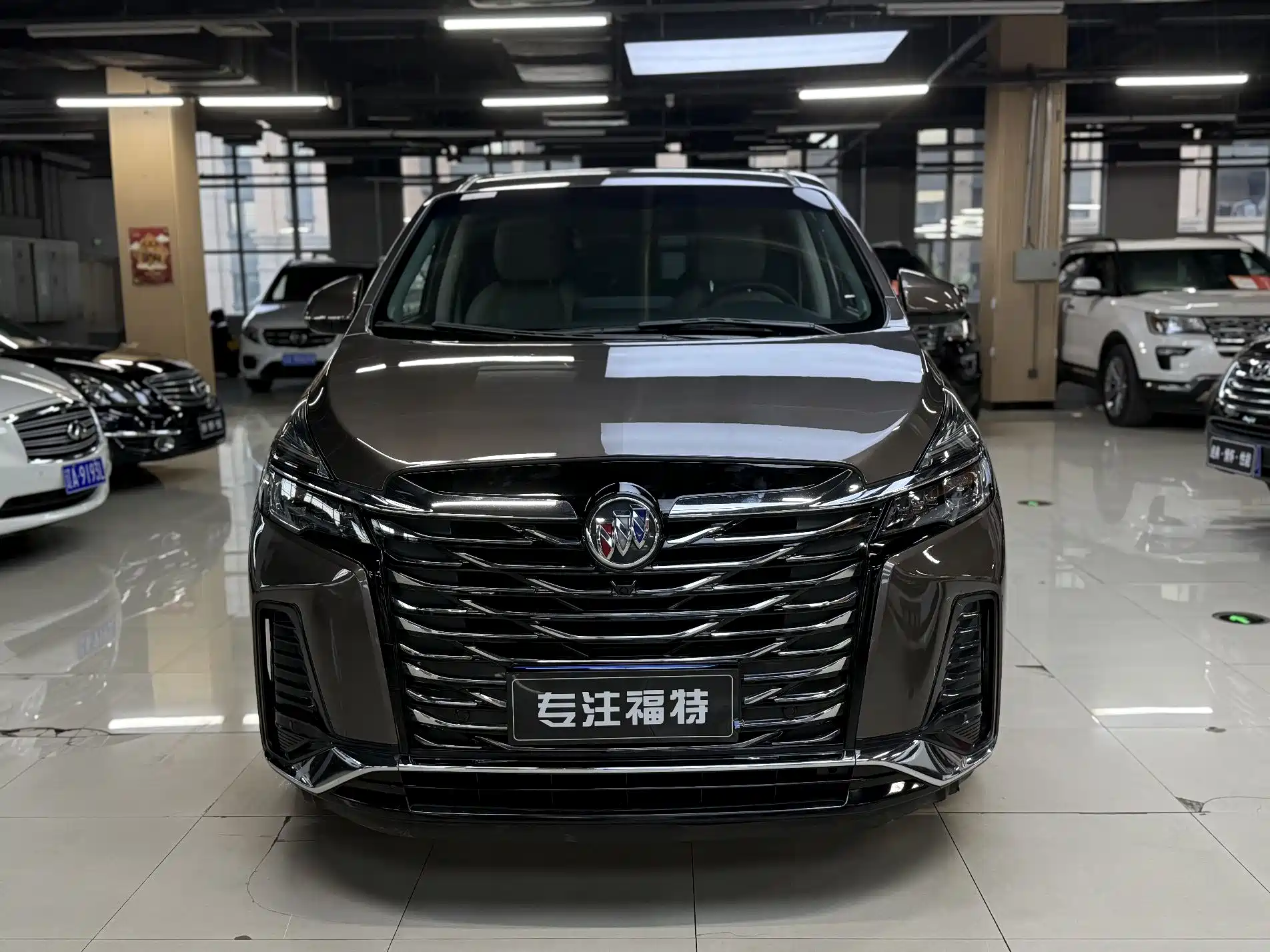 Фото 2 - Buick GL8