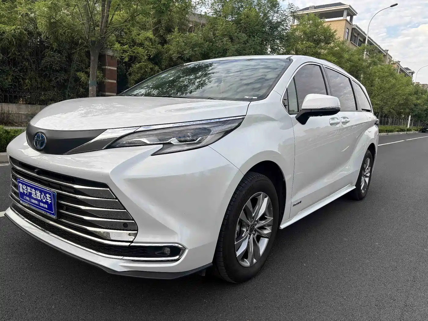 Toyota Sienna 2024 2.5L Hybrid Comfort Edition