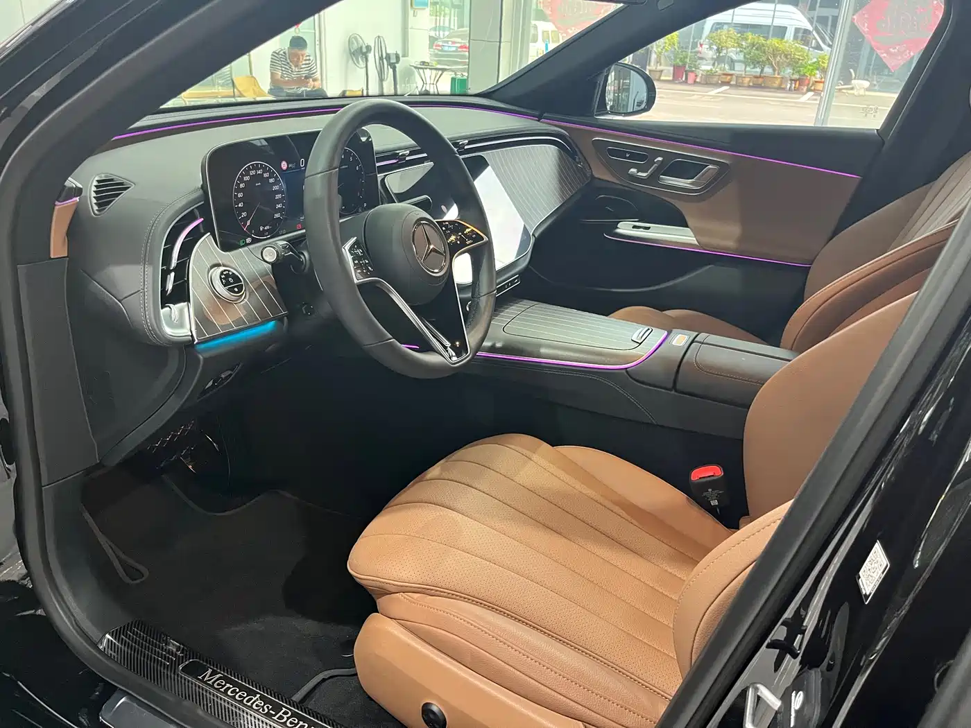 Mercedes-Benz E-Class 2025 E 300 L Fashion фото 6