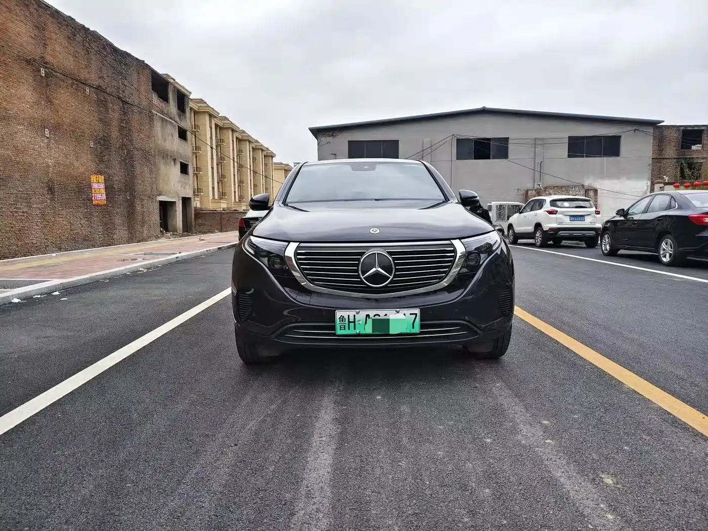 MERCEDES-BENZ EQC