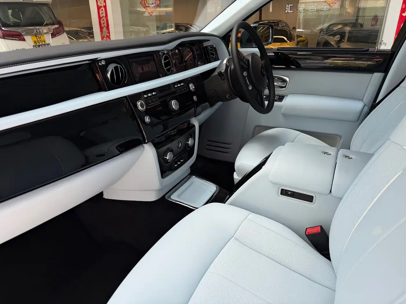 Фото 6 - Rolls-Royce Phantom