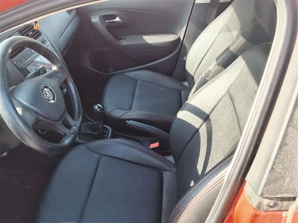 Volkswagen Polo 2016 1.4L Manual Trend фото 8