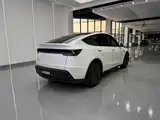 Photo 15 - Tesla Model Y