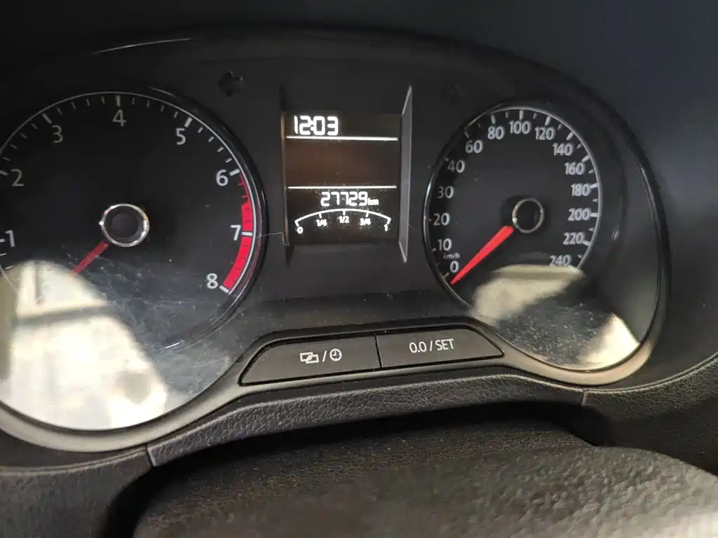 Volkswagen Polo 2018 1.5L Auto Safe Drive фото 11