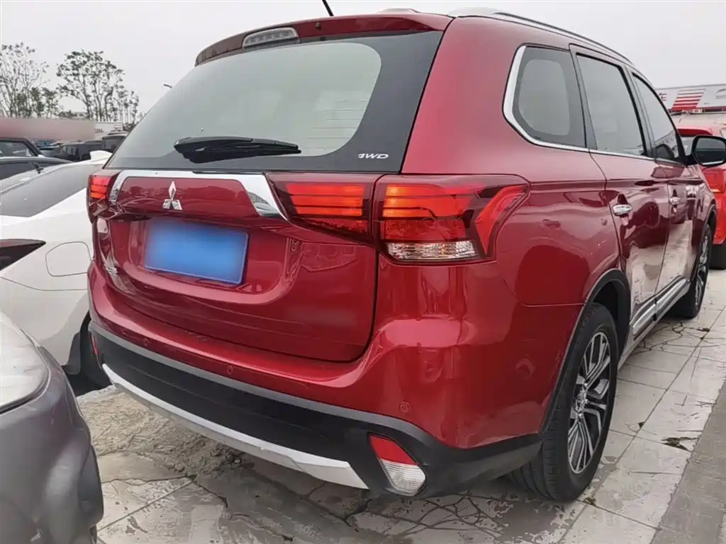 Mitsubishi Outlander 2016 2.4L 4WD Elite Edition 5-seater фото 7