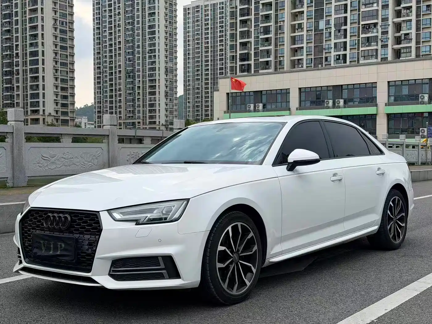 Audi A4L 2018 30th Anniversary 40 TFSI Fashion
