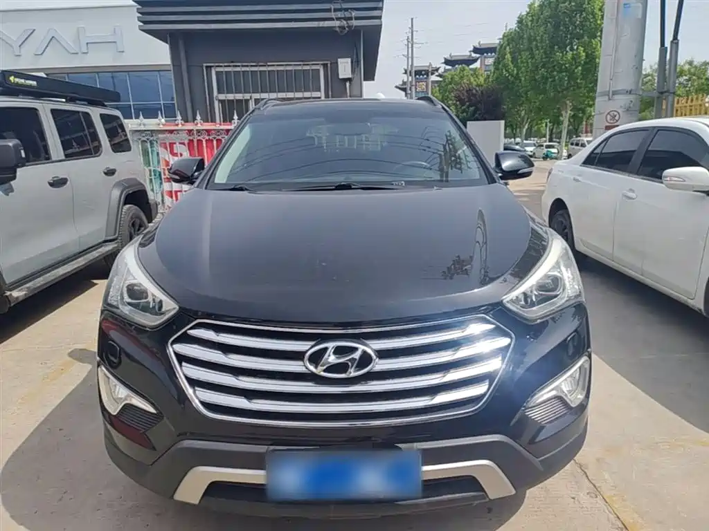 Hyundai Grand Santa Fe 2013 3.0L 7-Seater 4WD Luxury Edition фото 3