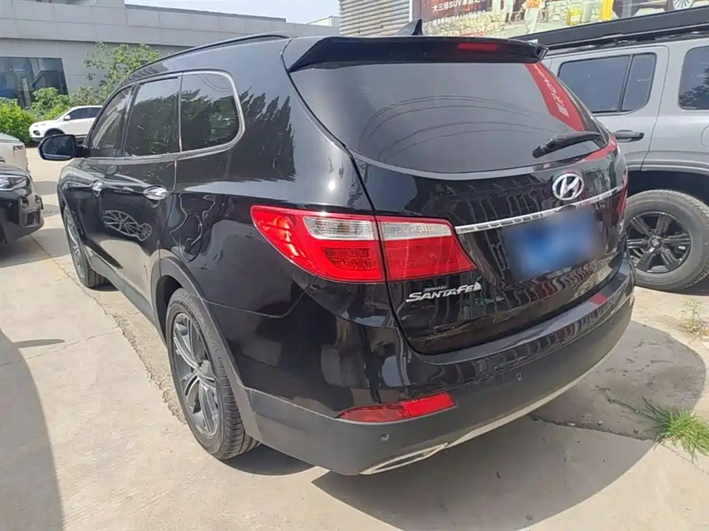 Hyundai Grand Santa Fe 2013 3.0L 7-Seater 4WD Luxury Edition фото 5