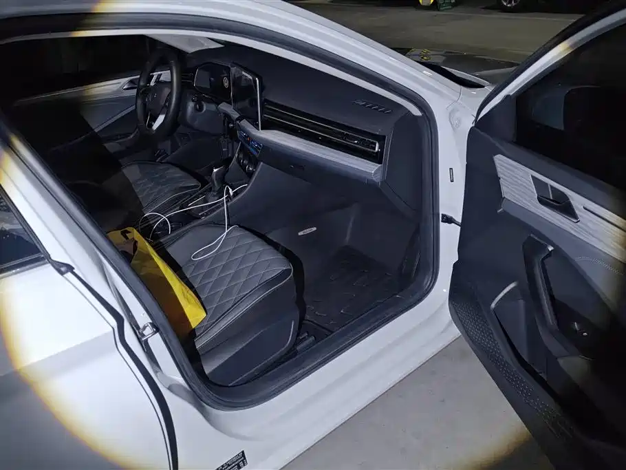 Volkswagen Sagitar 2023 300TSI DSG Surpassing Edition фото 8