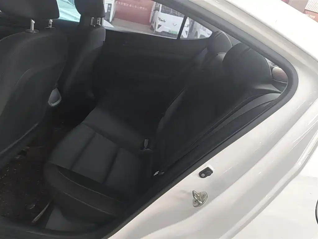 Hyundai Elantra 2016 1.4T DCT Dynamic·Vitality фото 17