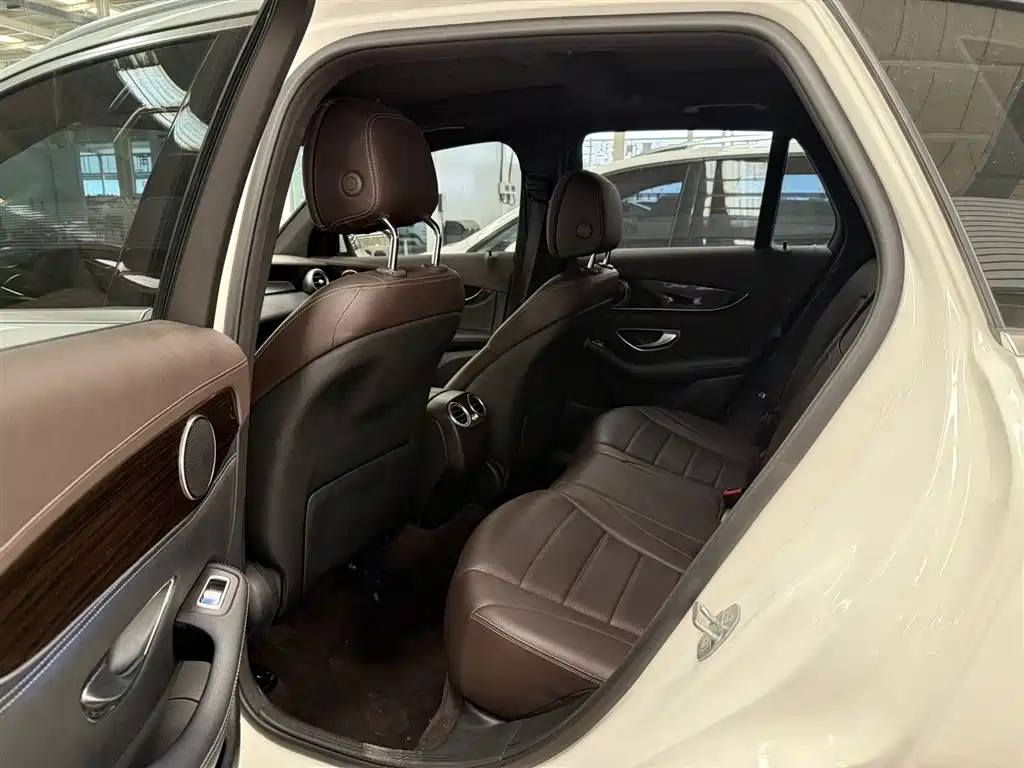 Mercedes-Benz GLC 2018 Facelift GLC 260 4MATIC Dynamic фото 3