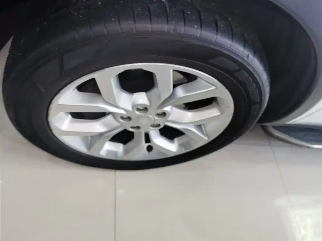 Land Rover Discovery Sport 2016 2.0T HSE фото 23