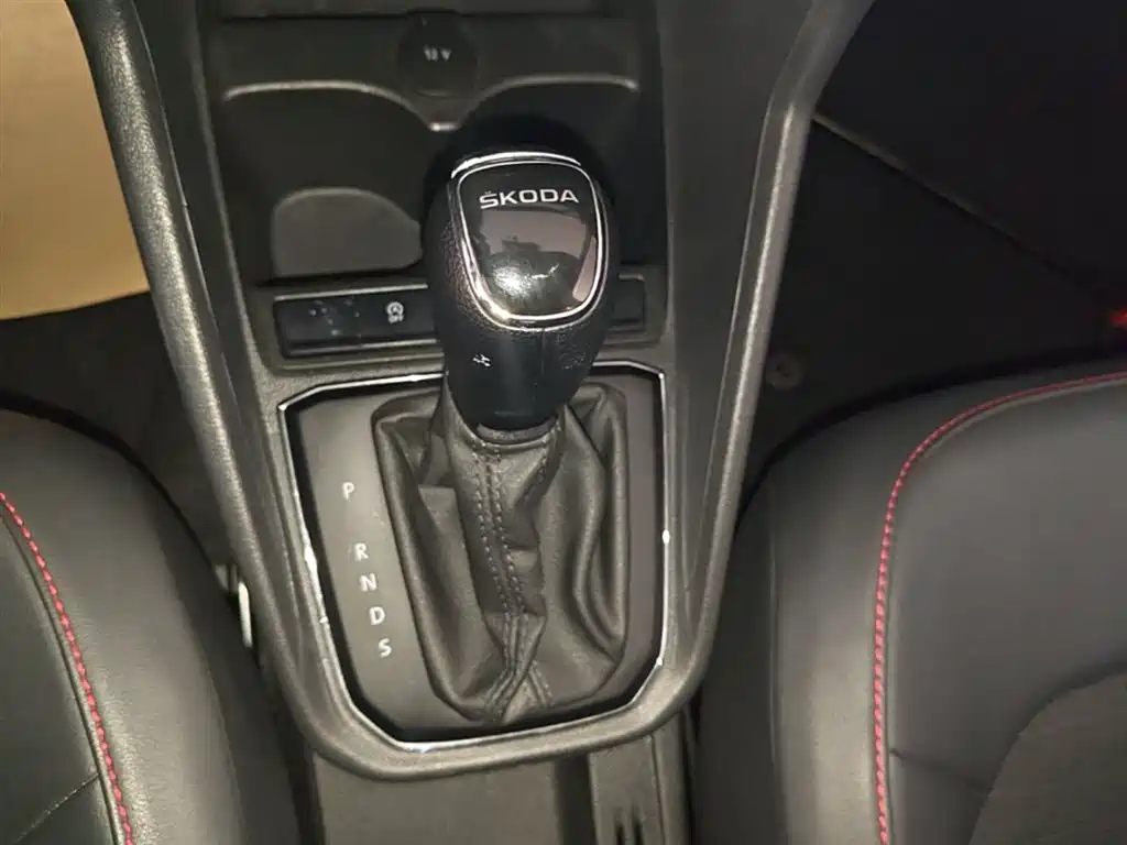Škoda Skoda Rapid Spaceback 2020 1.5L Auto Comfort фото 14