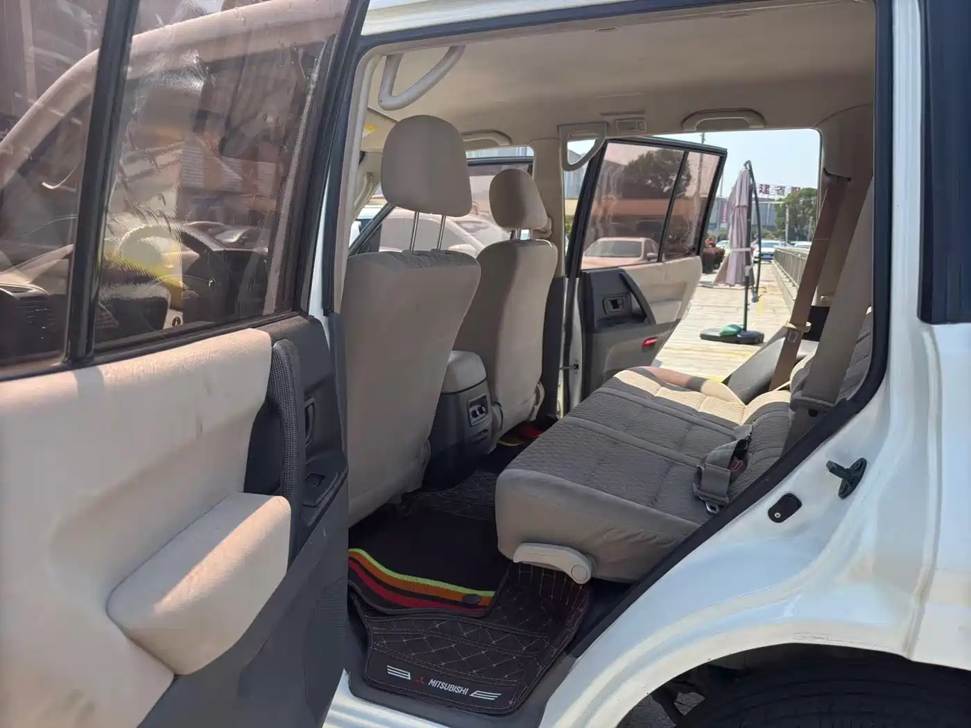Mitsubishi Pajero 2011 Mitsubishi Pajero V73 3.0L MT GLS фото 6