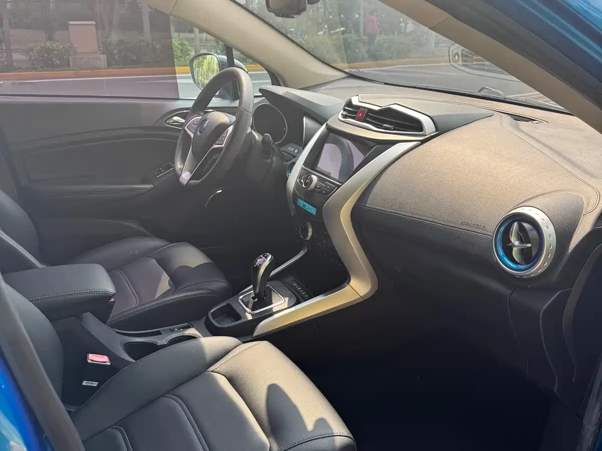BYD Yuan New Energy 2018 EV360 Smart Connected Cool Edition фото 12