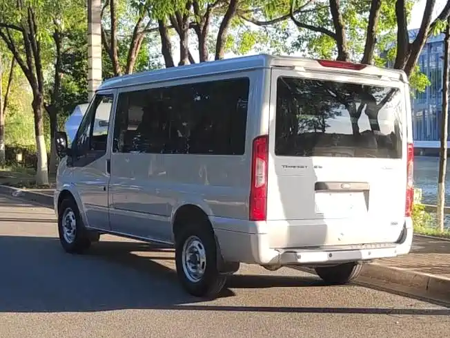 Ford New Generation Transit 2018 2019 2.2T Multi-function Short Wheelbase Medium-Low Roof 6-seat China VI