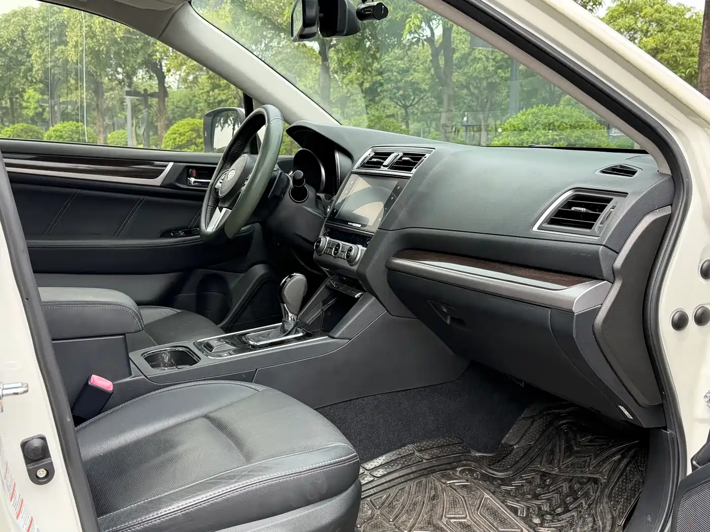 Subaru Outback 2016 2.5i Luxury Navigation Edition фото 9