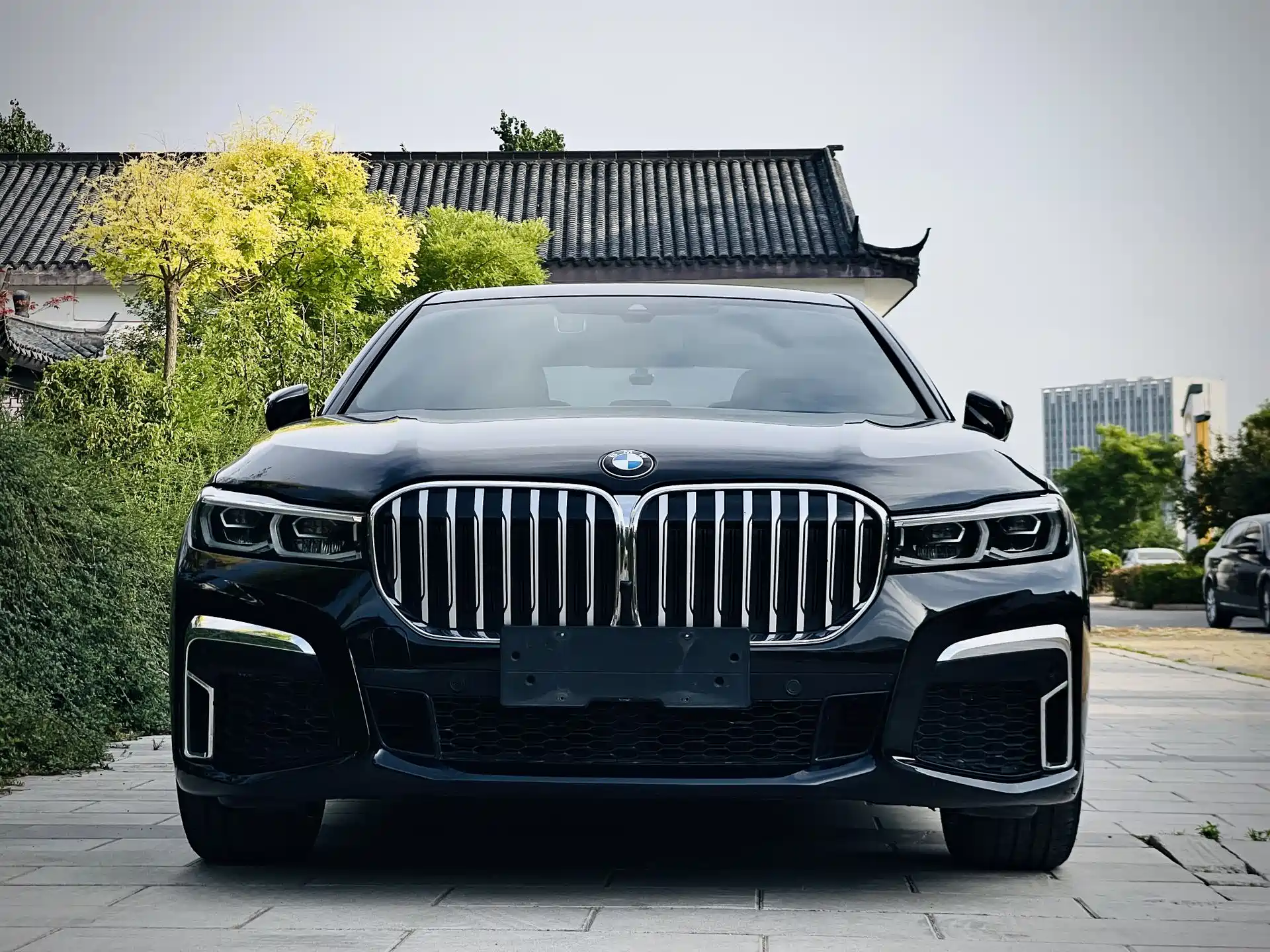 Фото 2 - BMW 7 Series