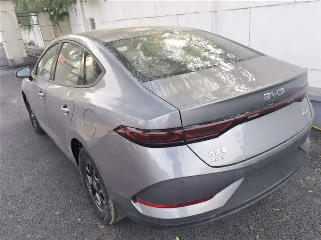 BYD Qin PLUS 2026 DM-i Smart Edition 128KM Progressive фото 5