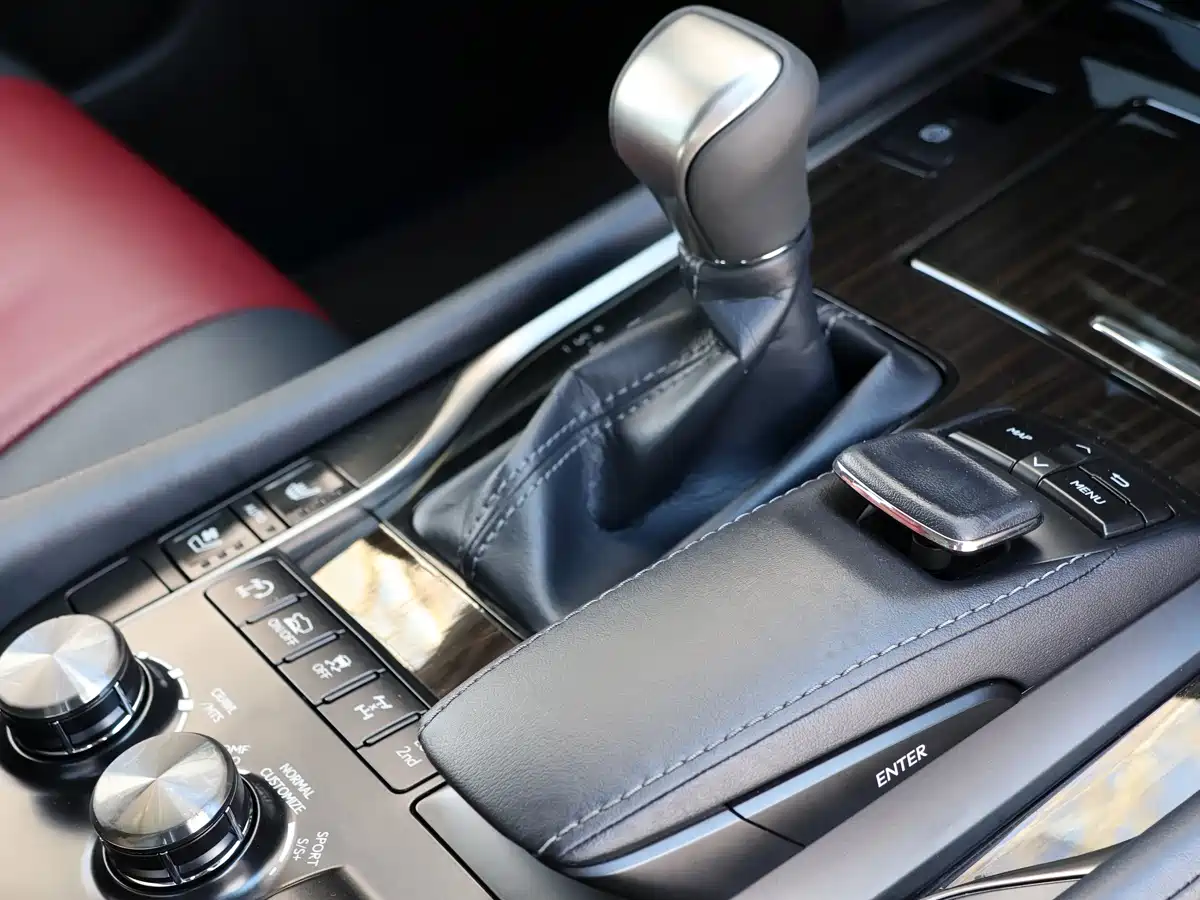 Lexus LX 2019 570 Peak Special Edition фото 21
