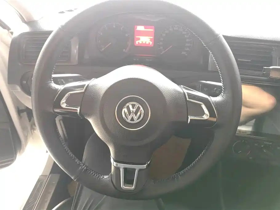 Volkswagen Santana 2015 1.4L Manual Trend Edition фото 15