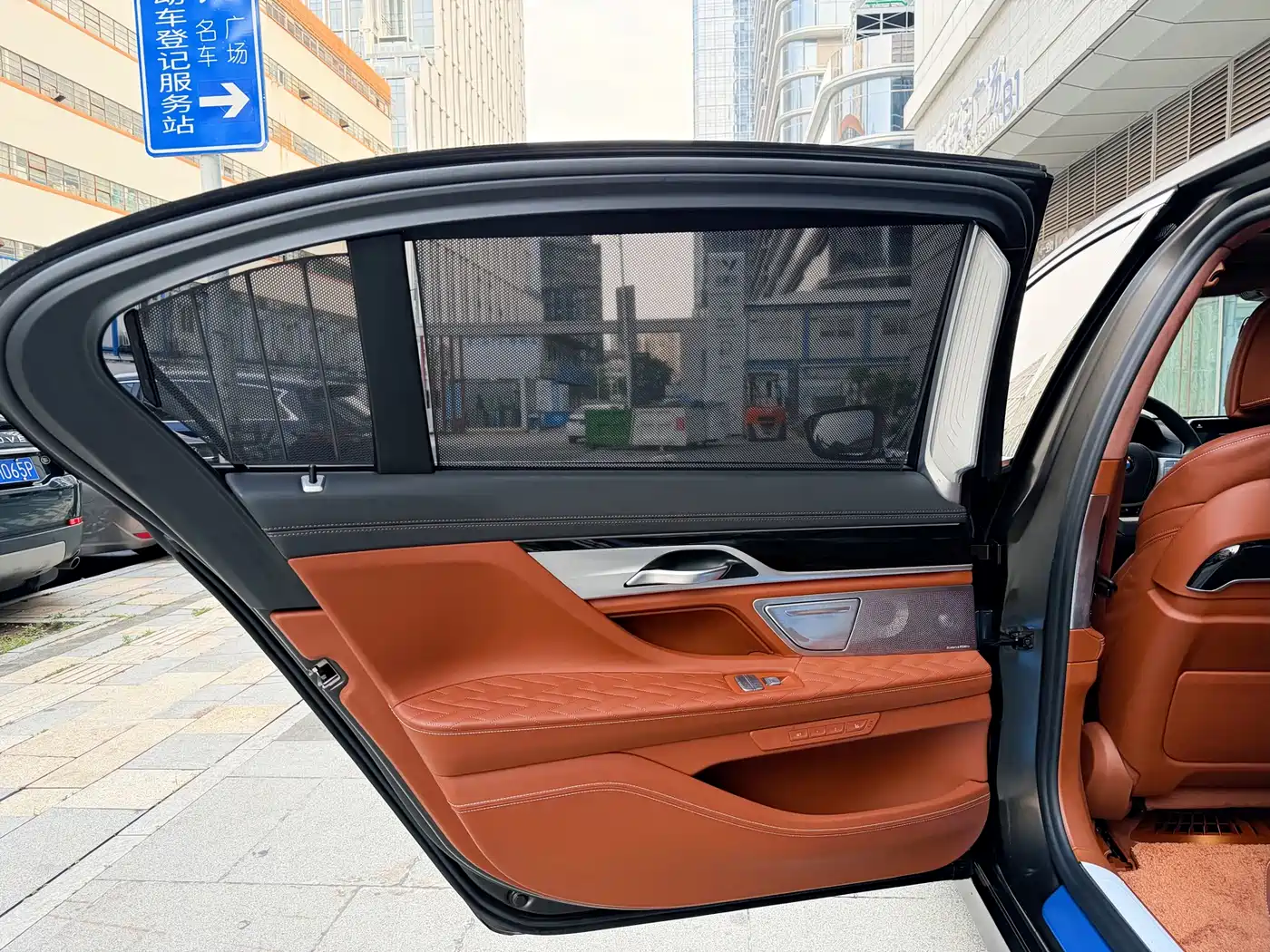 BMW 7 Series 2019 M760Li xDrive V12 Sport Package фото 11