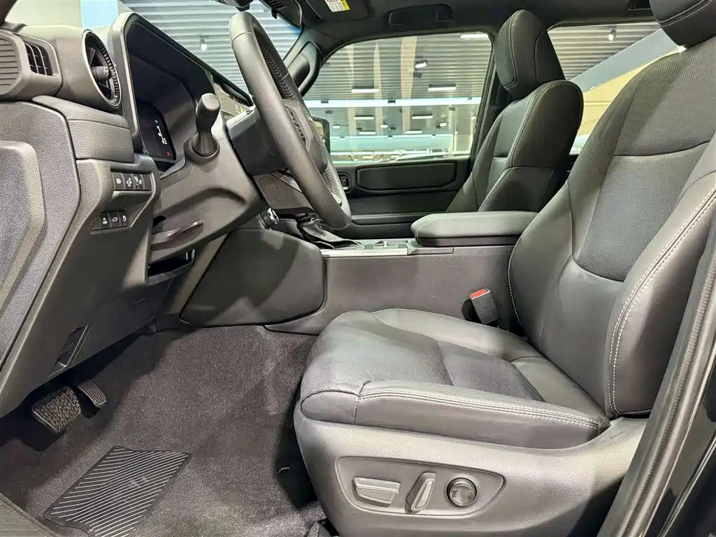 Toyota Prado 2024 2.4T All-Terrain TX Edition 5-Seater фото 17