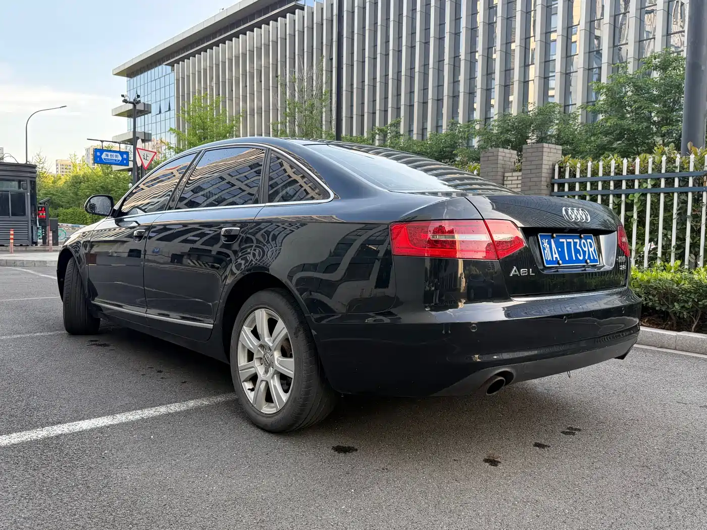 Audi A6L 2010 2.8 FSI Luxury фото 16