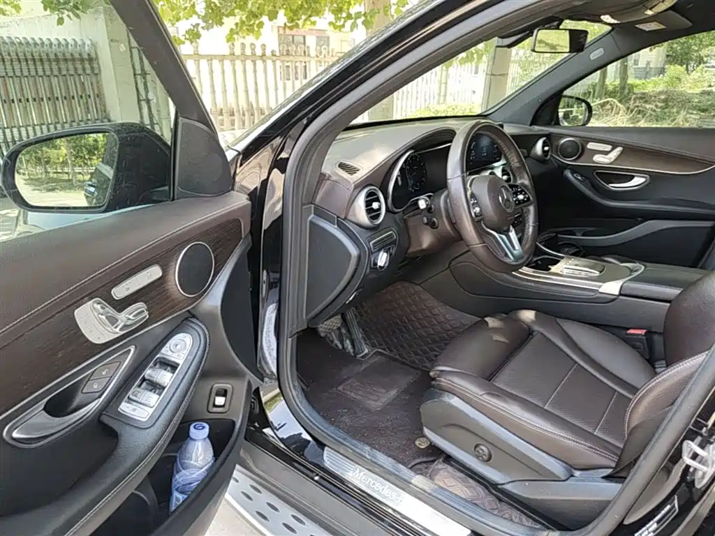 MERCEDES-BENZ GLC