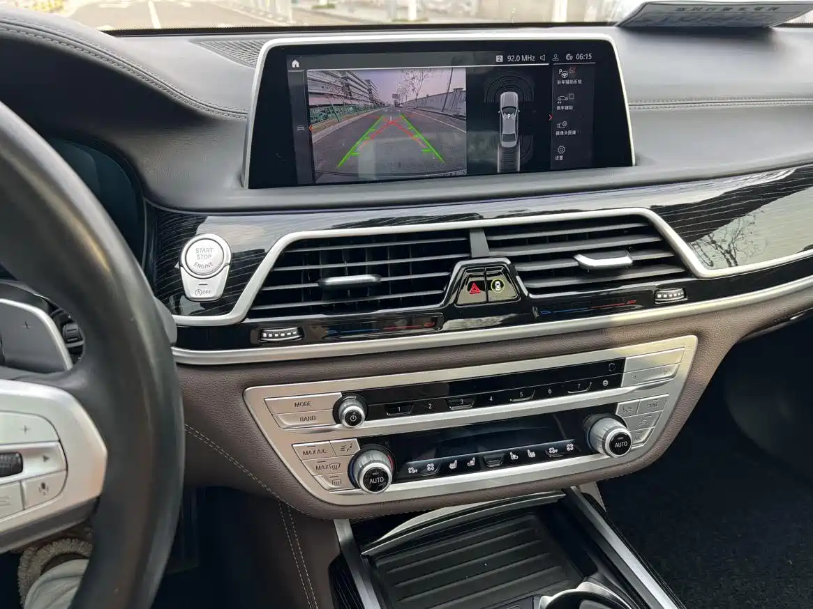 BMW 7 Series 2021 Model 730Li M Sport Package фото 6