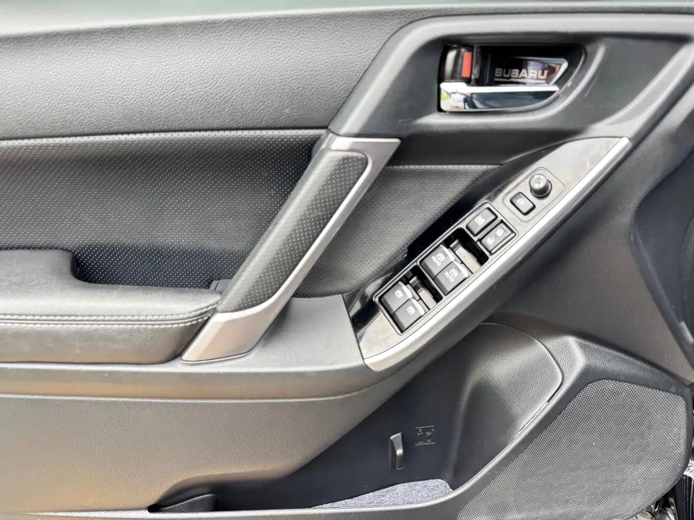 Subaru Forester 2018 2.0i Fashion Navigation Edition фото 17