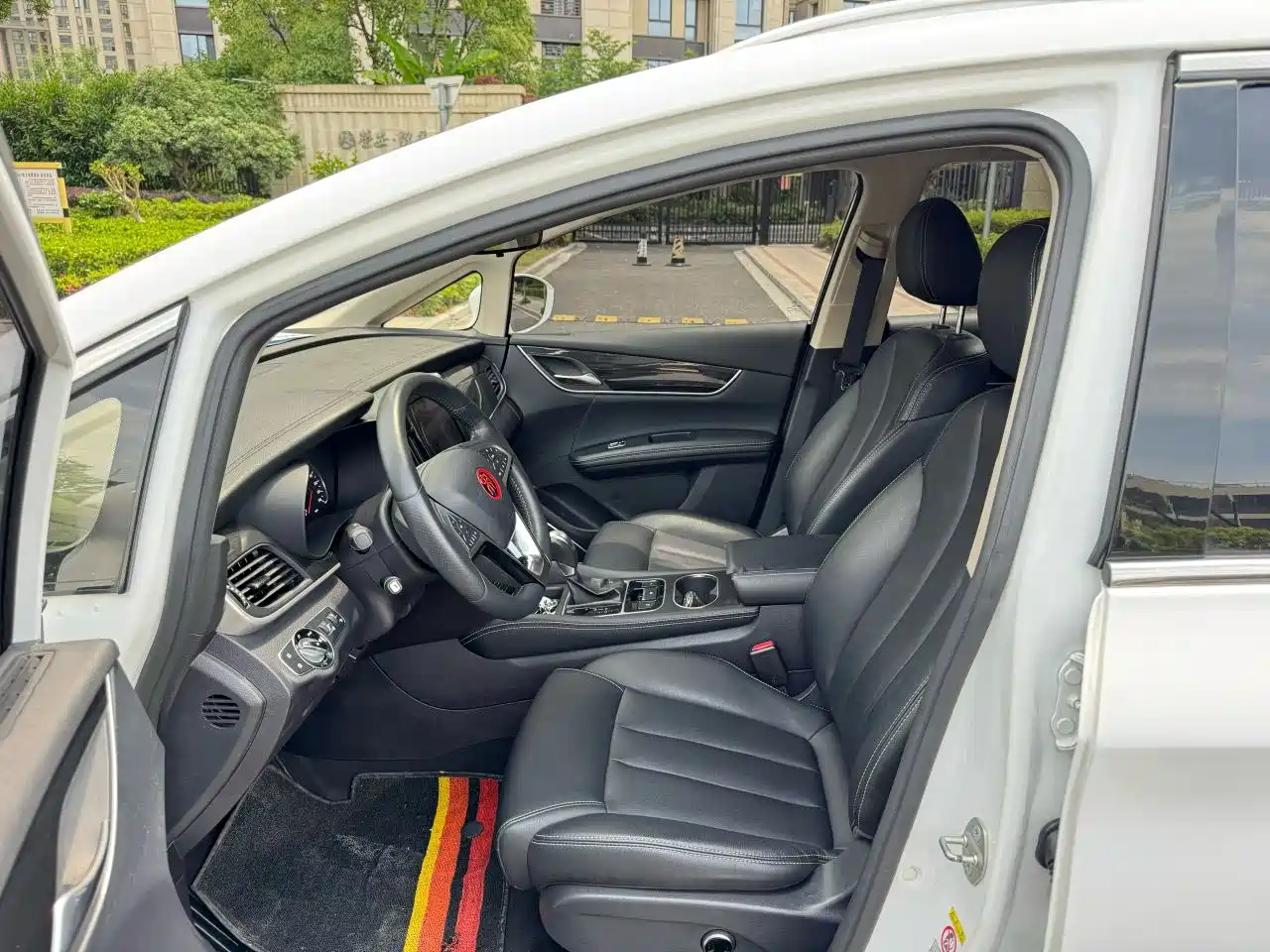 BYD Song MAX 2017 1.5T Auto Smart Connect Premium 7-seater фото 7