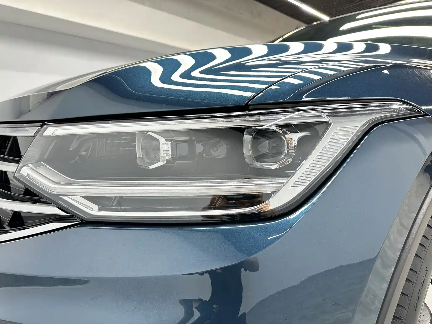 Volkswagen Tiguan L 2022 380TSI Automatic 4WD R-Line Cross Edition 7-Seater фото 8
