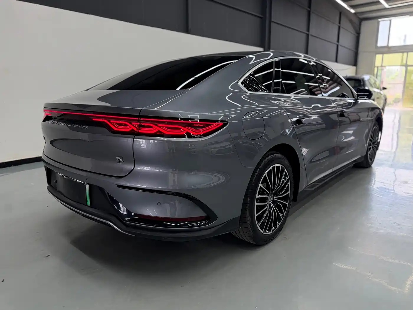 BYD Han 2022 DM-i 121KM Premium Edition фото 6