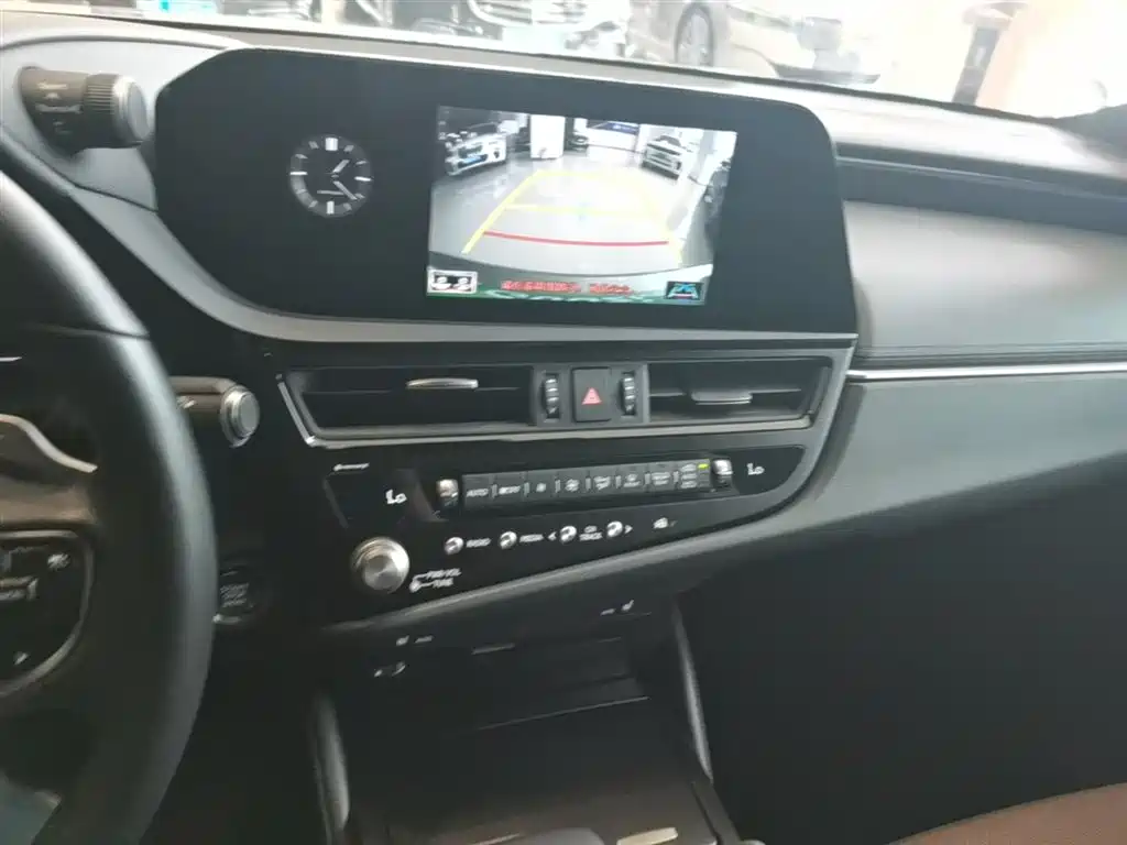 Lexus ES 2021 200 Excellence Edition фото 13