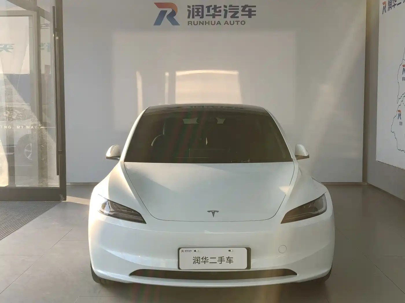 Tesla Model 3 2026 2025 Model Year Facelift Rear-Wheel Drive