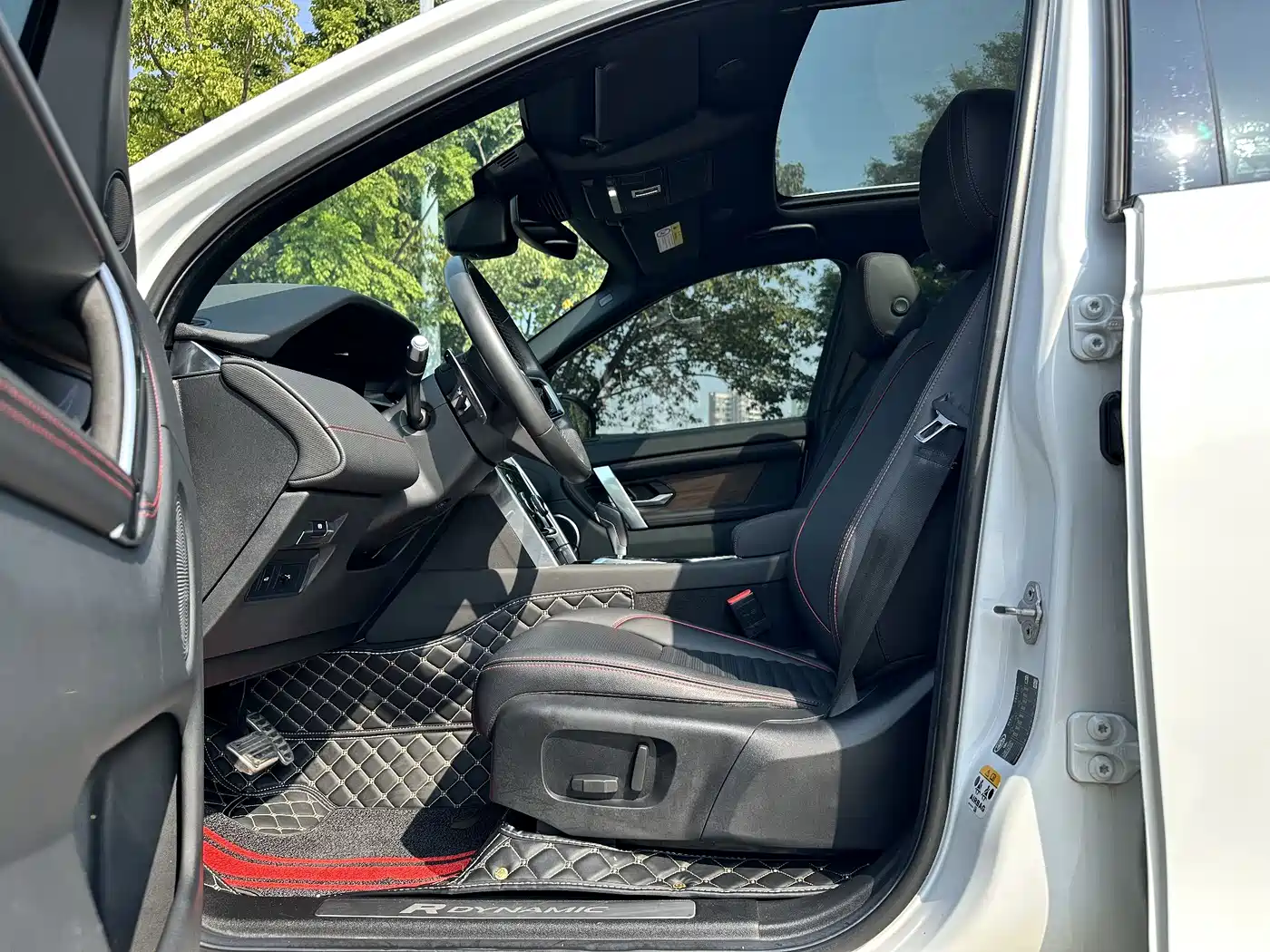 Land Rover Discovery Sport 2023 249PS R-Dynamic S Performance Version фото 9