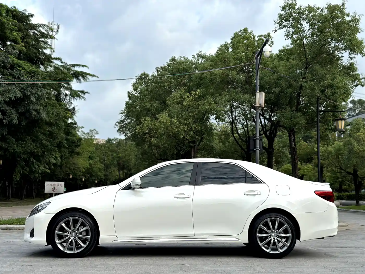 Toyota Reiz 2013 2.5V Premium Edition фото 5