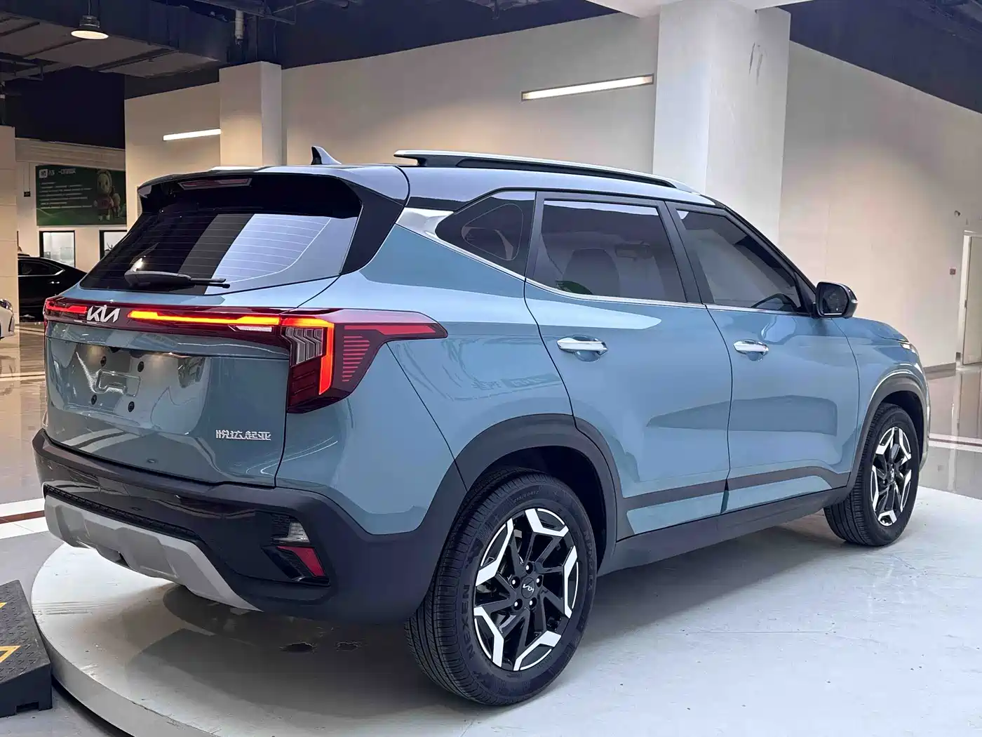 Kia Seltos 2023 1.5L CVT Premium Edition фото 7