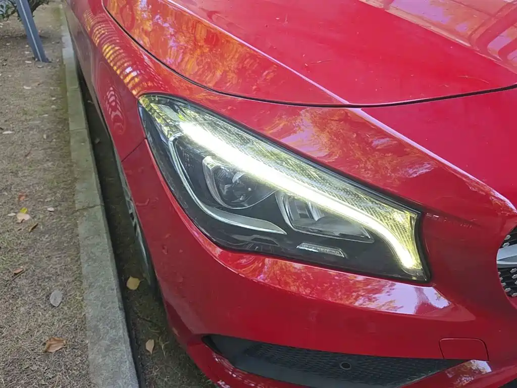 Mercedes-Benz CLA (Import) 2018 CLA 220 4MATIC фото 13