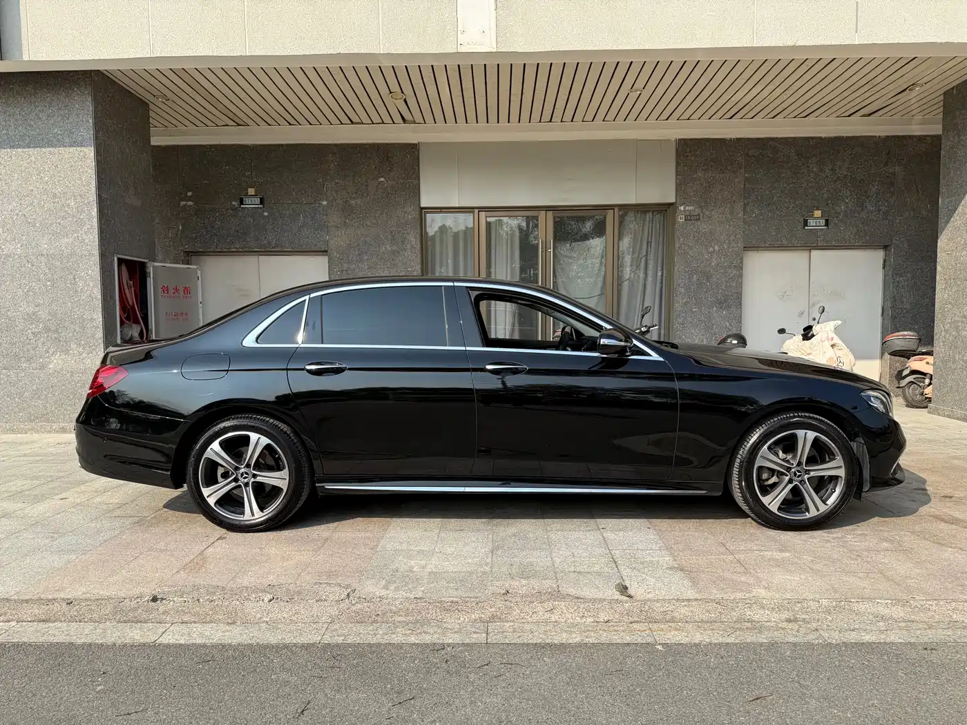 Mercedes-Benz E-Class 2019 E 200 L Sport фото 4