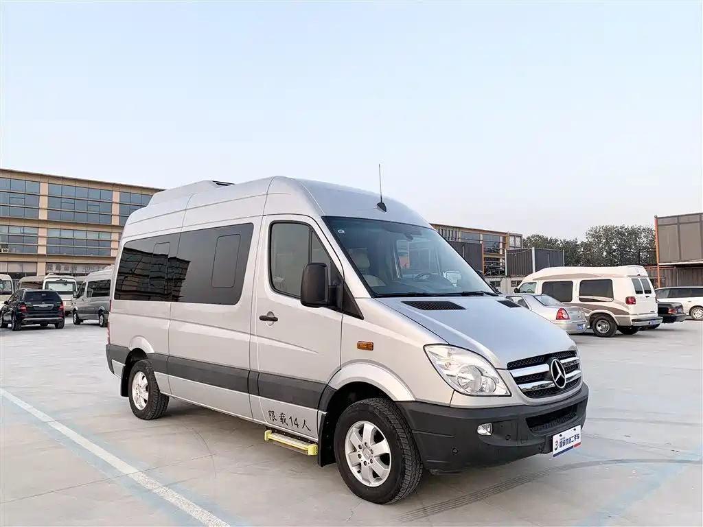 Mercedes-Benz Sprinter 2016 2.1T Premium Tour Medium Wheelbase Version фото 22
