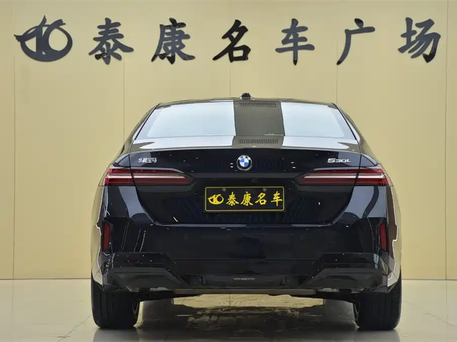 BMW 5 Series 2026 Model Year Facelift 530Li Leading M Sport Package фото 3