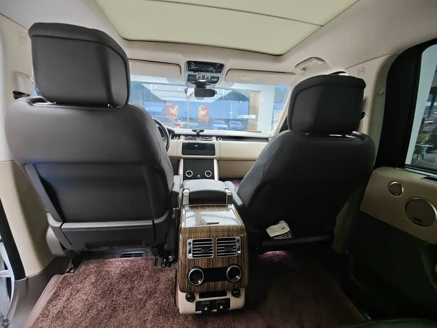 Land Rover Range Rover 2018 3.0 SC V6 Vogue SE Genesis Extended Edition фото 15